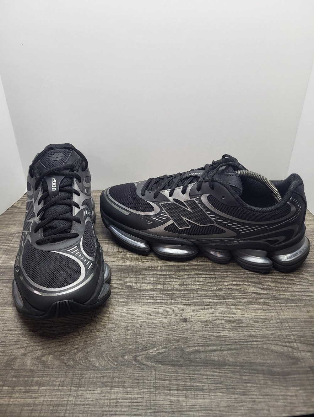 New Balance Abzorb 2000 Black/Gray Mens Size 11 D Lifestyle Sneakers Shoes